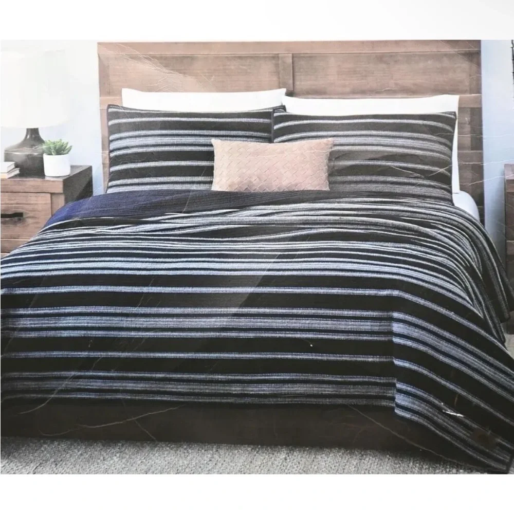 NEW WITH TAGS FRYE Four Piece KING SIZE BOHO Quilt Set With Leather FRYE Tag